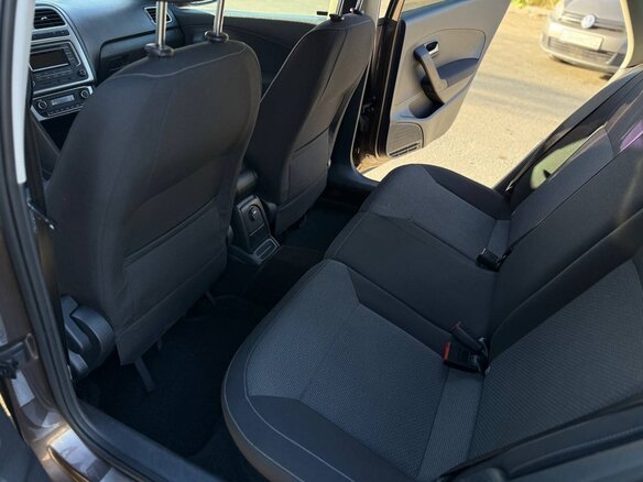 2015 Volkswagen Polo V Рестайлинг, коричневый, 1300000 рублей - вид 13