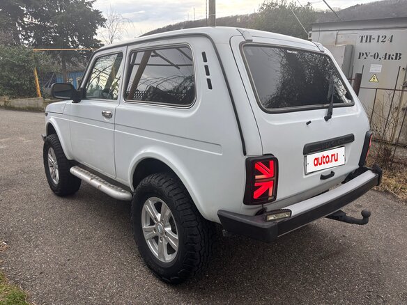2013 Lada (ВАЗ) 2121 (4x4) I Рестайлинг, белый, 550000 рублей - вид 4