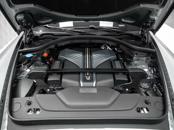 2025 Rolls-Royce Cullinan Black Badge I Рестайлинг (Series II), серый, 69100000 рублей - вид 17