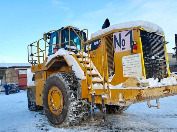 2013 Caterpillar 988, жёлтый, 6500000 рублей