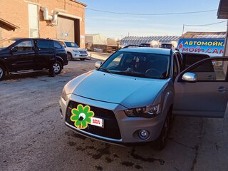 2011 Mitsubishi Outlander II Рестайлинг, серебристый, 1050000 рублей, вид 2