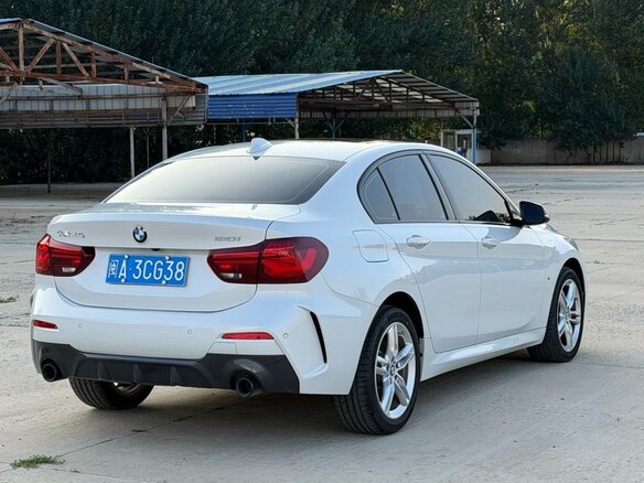 2023 BMW 1 серии 120i III (F52) Рестайлинг, белый - вид 4