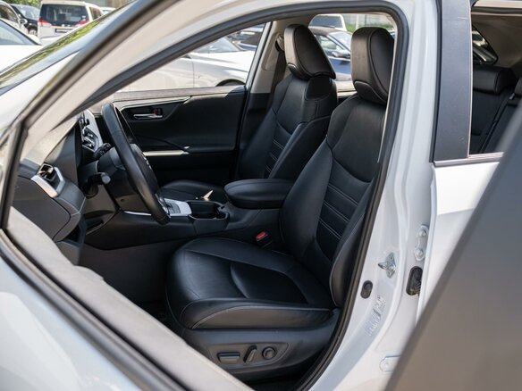 2020 Toyota RAV4 V (XA50), белый, 3599000 рублей - вид 10