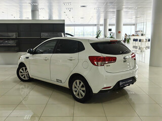 2016 Kia Rio III Рестайлинг, белый, 835000 рублей, вид 2