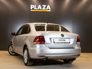 2016 Volkswagen Polo V Рестайлинг, серебристый, 1050000 рублей, вид 4