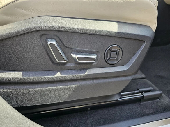 2023 Audi Q6 50 TFSI, чёрный, 7300000 рублей - вид 17