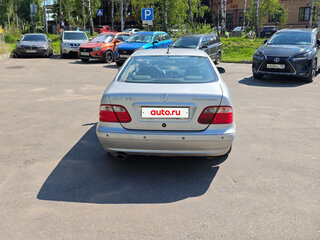 2000 Mercedes-Benz CLK-Класс 230 I (W208) Рестайлинг, серебристый, 450000 рублей, вид 3