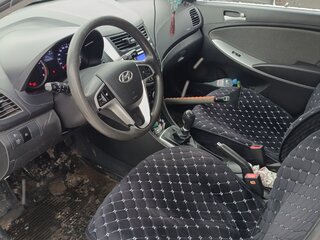 2014 Hyundai Solaris I, серебристый, 950000 рублей, вид 5