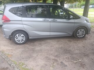 2019 Honda Freed II, серебристый, 1550000 рублей, вид 4