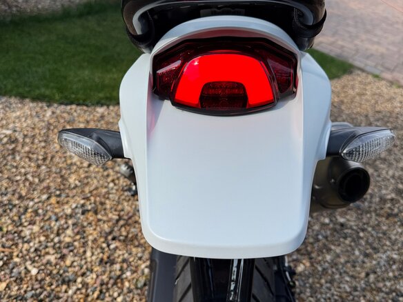 2025 Ducati DesertX, белый, 1790000 рублей - вид 10