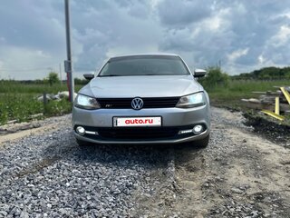 2013 Volkswagen Jetta VI, серебристый, 770000 рублей, вид 2