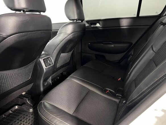 2018 Kia Sportage IV, белый, 2000000 рублей - вид 10