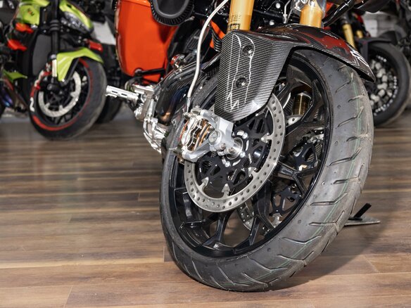 2025 Harley-Davidson CVO Road Glide RR, чёрный, 20000000 рублей - вид 12