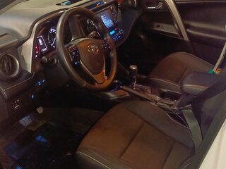 2018 Toyota RAV4 IV (XA40) Рестайлинг, белый, 2350000 рублей, вид 4
