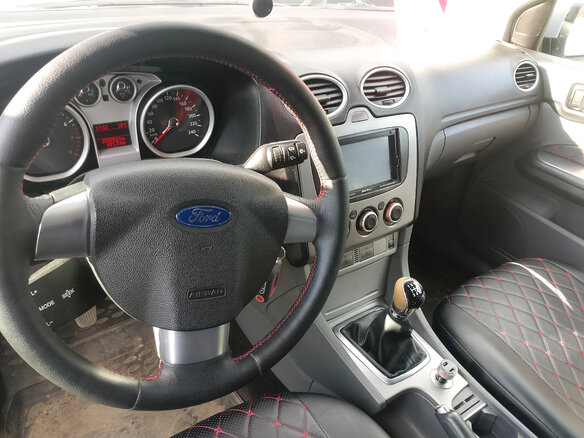 2010 Ford Focus II Рестайлинг, серебристый, 530000 рублей - вид 6