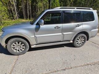 2008 Mitsubishi Pajero IV, серебристый, 2300000 рублей, вид 4