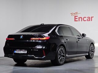 2024 BMW 7 серии 740d xDrive VII (G70), чёрный, 10800000 рублей, вид 4