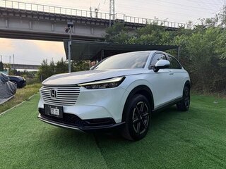 2022 Honda Vezel II, белый, 1470000 рублей, вид 3