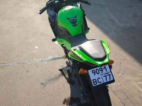 2020 Kawasaki Ninja 400, зелёный, 525000 рублей, вид 5