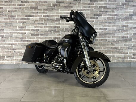 2014 Harley-Davidson Street Glide, чёрный, 1401000 рублей, вид 4