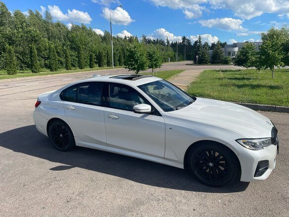 2018 BMW 3 серии 330i xDrive VII (G2x), белый, 2999999 рублей