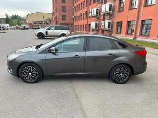 2017 Ford Focus III Рестайлинг, серый, 1300000 рублей, вид 2