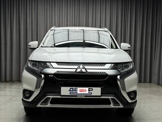 2019 Mitsubishi Outlander III Рестайлинг 3, белый, 2149000 рублей, вид 2