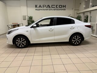 2017 Kia Rio IV, белый, 1360000 рублей, вид 5