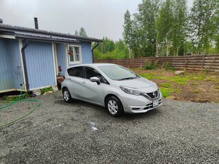 2020 Nissan Note II Рестайлинг, серебристый, 949000 рублей, вид 4