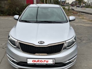 2016 Kia Rio III Рестайлинг, серебристый, 1150000 рублей, вид 1
