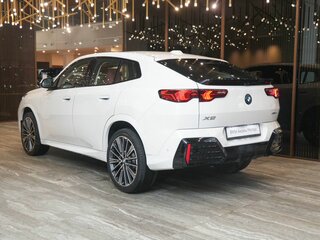 2025 BMW X2 xDrive25i II (U10), белый, 6000000 рублей, вид 5