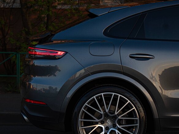 2020 Porsche Cayenne Coupé III, серый, 8100000 рублей - вид 10