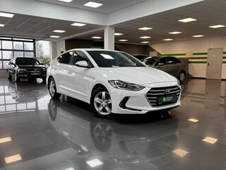 2017 Hyundai Elantra VI (AD), белый, 1140000 рублей, вид 5