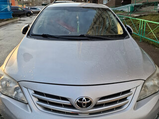 2012 Toyota Corolla X (E140, E150) Рестайлинг, серебристый, 1300000 рублей, вид 1