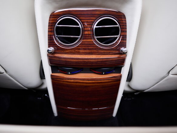 2008 Rolls-Royce Phantom VII, чёрный, 27550000 рублей - вид 23