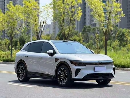 2026 Zeekr 7X I Рестайлинг, серебристый, 6370000 рублей, вид 3