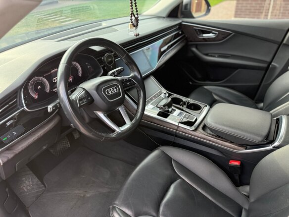 2018 Audi Q8 55 TFSI I (4M), серый, 5100000 рублей - вид 12