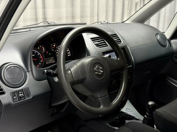 2010 Suzuki SX4 I (Classic) Рестайлинг, серебристый, 744000 рублей - вид 7