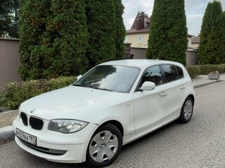 2010 BMW 1 серии 116i I (E81/E82/E87/E88) Рестайлинг, белый, 700000 рублей, вид 1