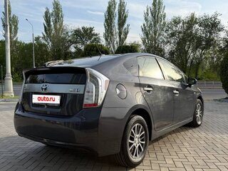 2014 Toyota Prius III Рестайлинг (XW30), серый, 1400000 рублей, вид 3