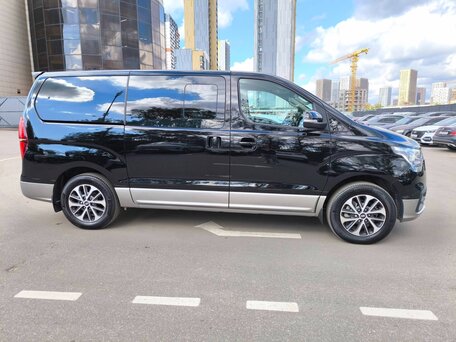 2019 Hyundai Grand Starex I Рестайлинг 2, чёрный, 3950000 рублей, вид 3
