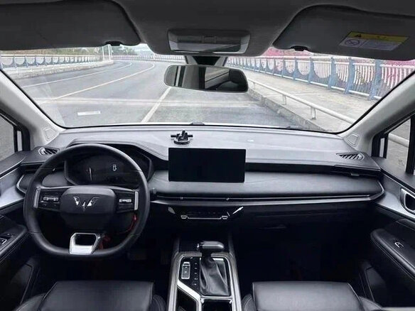 2022 Wuling Jiachen, белый, 1080000 рублей - вид 4