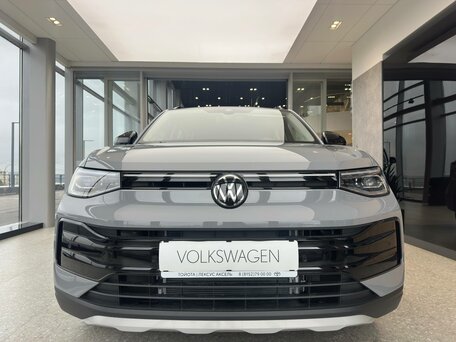 2026 Volkswagen Tharu XR, серый, 2393000 рублей, вид 2