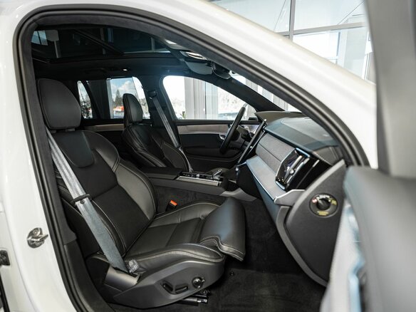 2026 Volvo XC90 B5 II Рестайлинг 2, белый, 13950000 рублей - вид 11