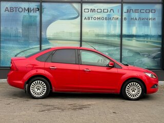 2010 Ford Focus II Рестайлинг, красный, 495000 рублей, вид 4