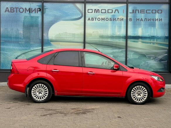 2010 Ford Focus II Рестайлинг, красный, 460000 рублей - вид 3