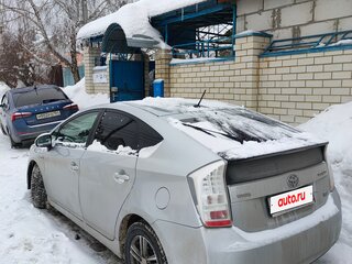 2010 Toyota Prius III (XW30), серебристый, 1100000 рублей, вид 4