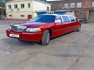 2003 Lincoln Town Car III, красный, 990000 рублей, вид 5
