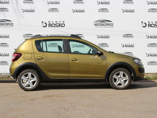 2017 Renault Sandero Stepway II, зелёный, 999000 рублей, вид 4
