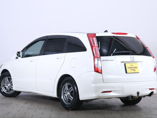 2010 Honda Stream II Рестайлинг, белый, 1229000 рублей, вид 4
